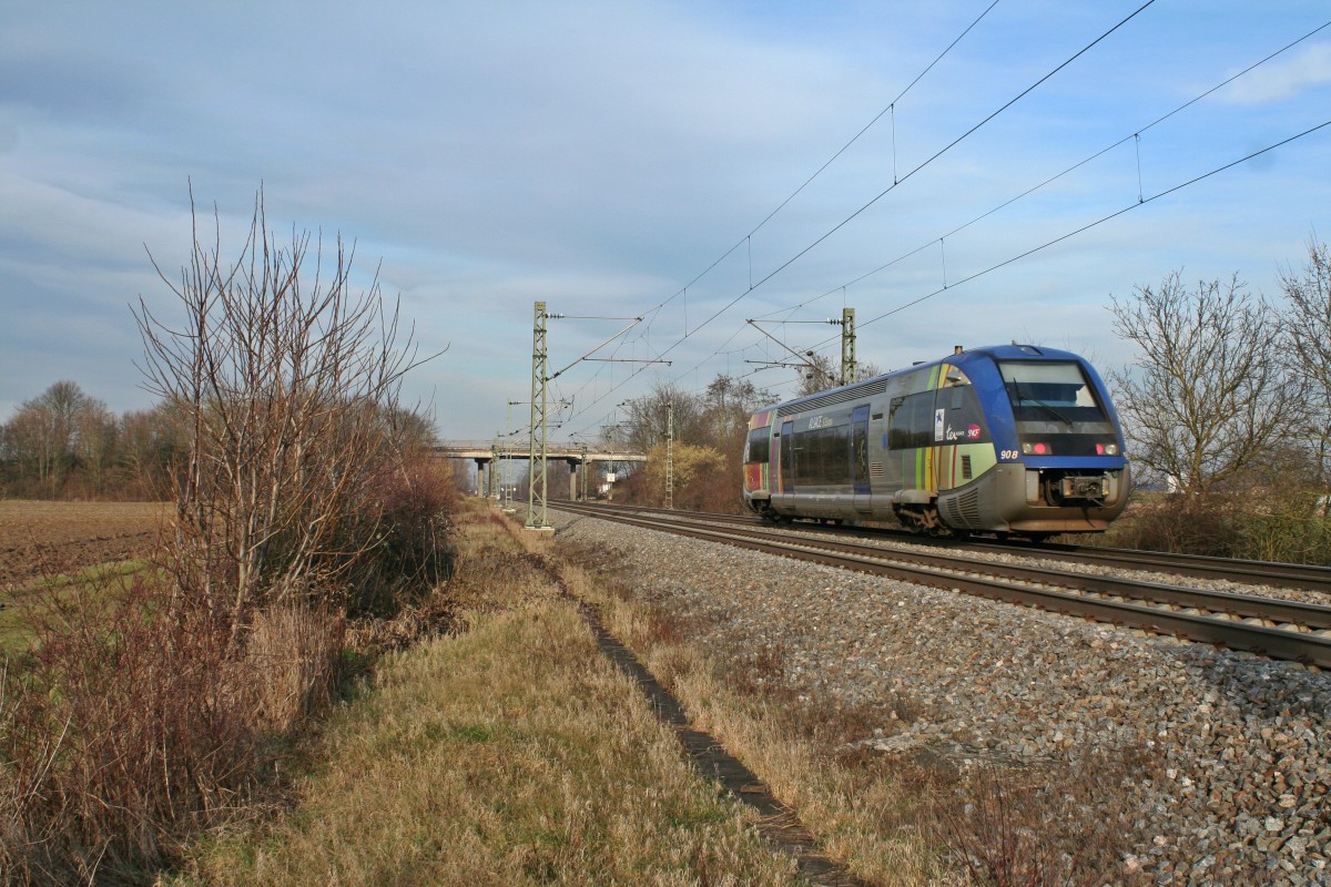 X73908 als IRE von Mulhouse-Ville nach Freiburg (Breisgau) Hbf am Nachmittag des 18.01.14 sdlich des Haltepunktes Buggingen.