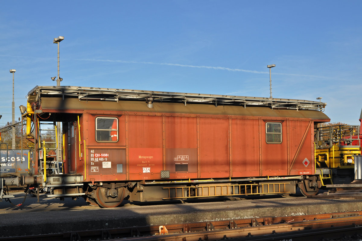 Xs 40 85 95 48 465-5 ist beim Güterbahnhof Muttenz abgestellt. Die Aufnahme stammt vom 20.11.2016.