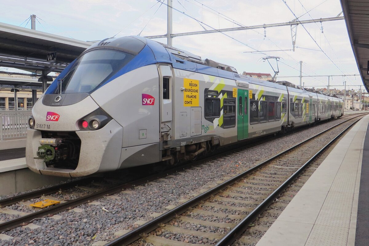 Z-51617 treft am 18 September 2021 in Dijon-Ville ein.