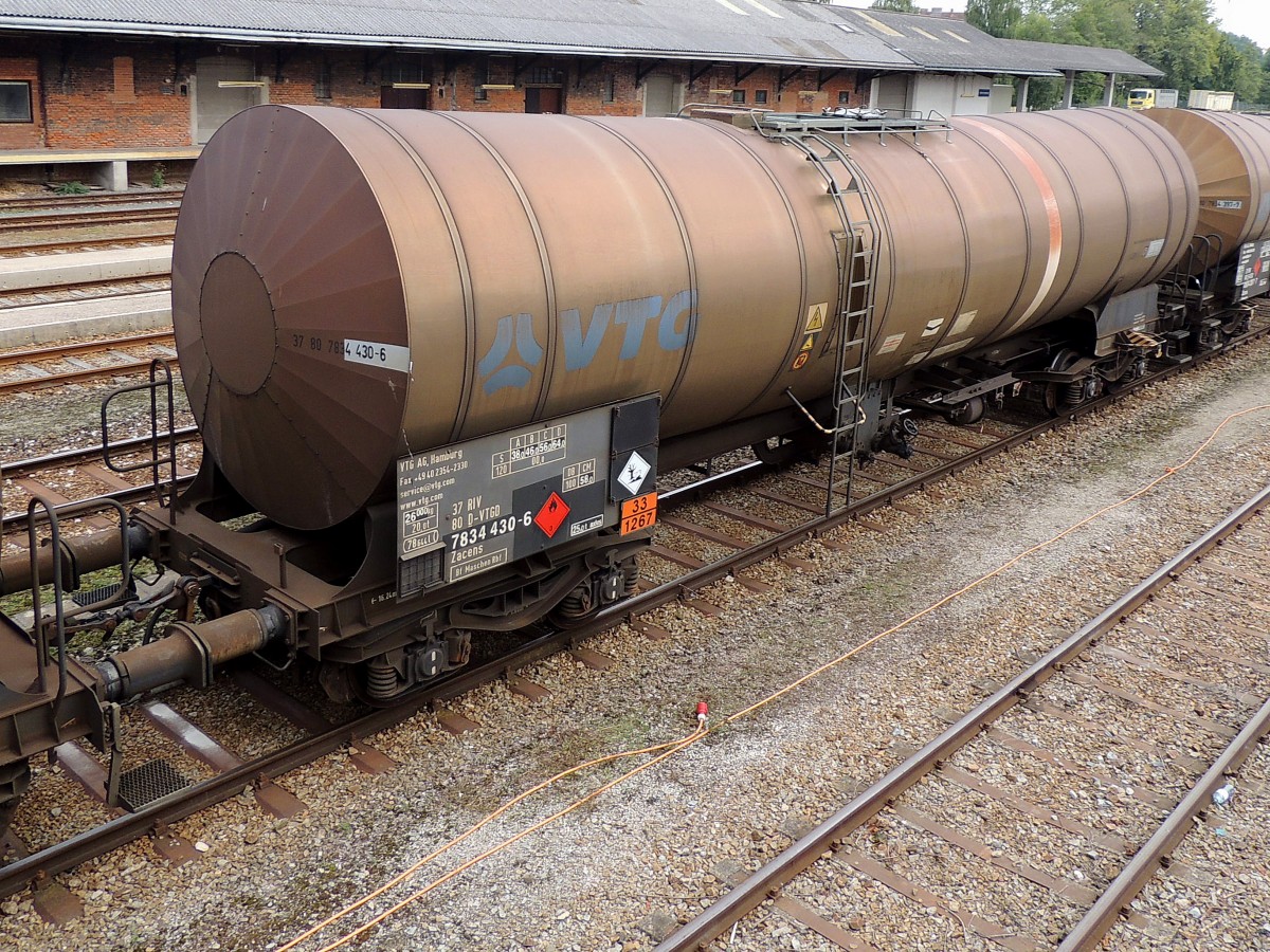 Zacens 3780(D-VTGD)7834430-6 wartet mit Ladegut Rohöl auf den Abtransport mit GZ75855 aus dem Bhf. Ried; 150925
