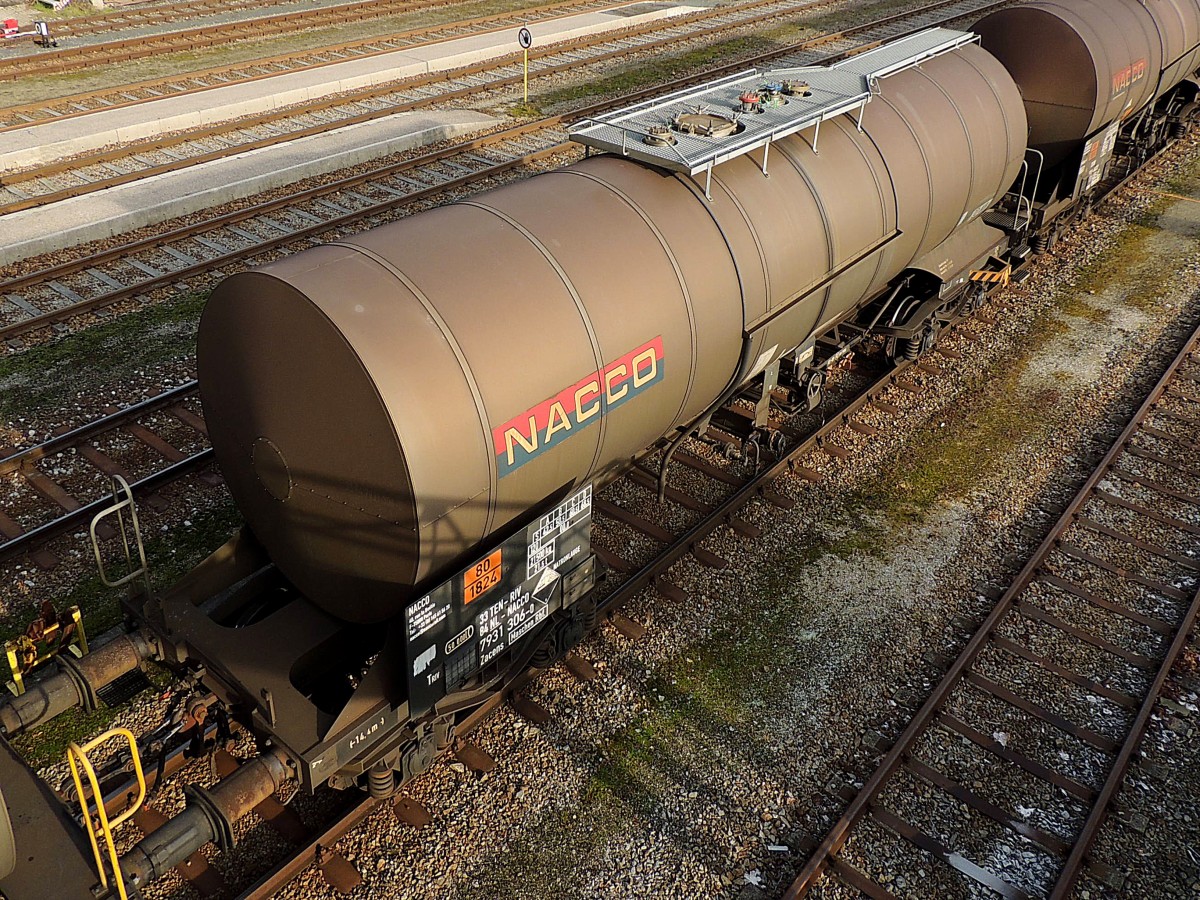 Zacens,3364(NL-NACCO)7931306-0, Ladegut lt. Gefahrenguttafel 80-1824 Natriumhydroxidlösung; bei einem Zwischenstopp am Bhf. Ried; 131220