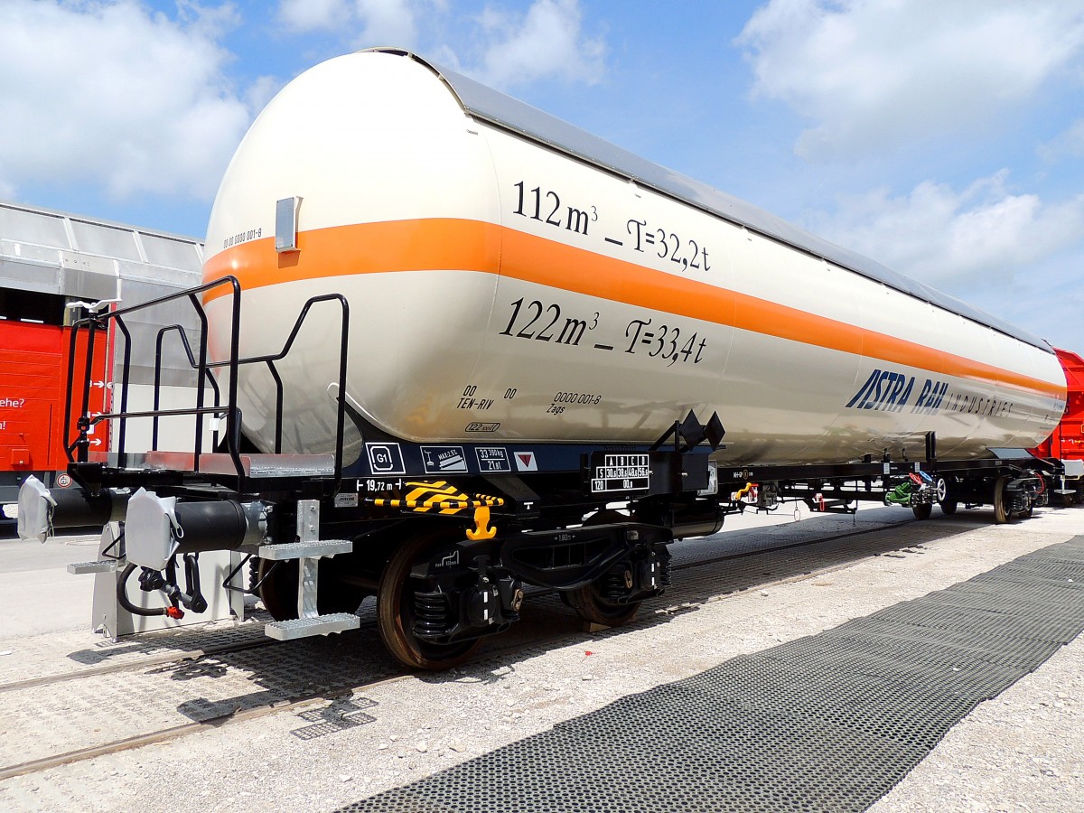 Zags 00 00 0000 001-8 ist ein Gastankwagen, welcher von der Rum�nischen Firma ASTRA-RAIL hergestellt, und auf der Transport-Logistic2013 zur Schau gestellt wurde; 130607