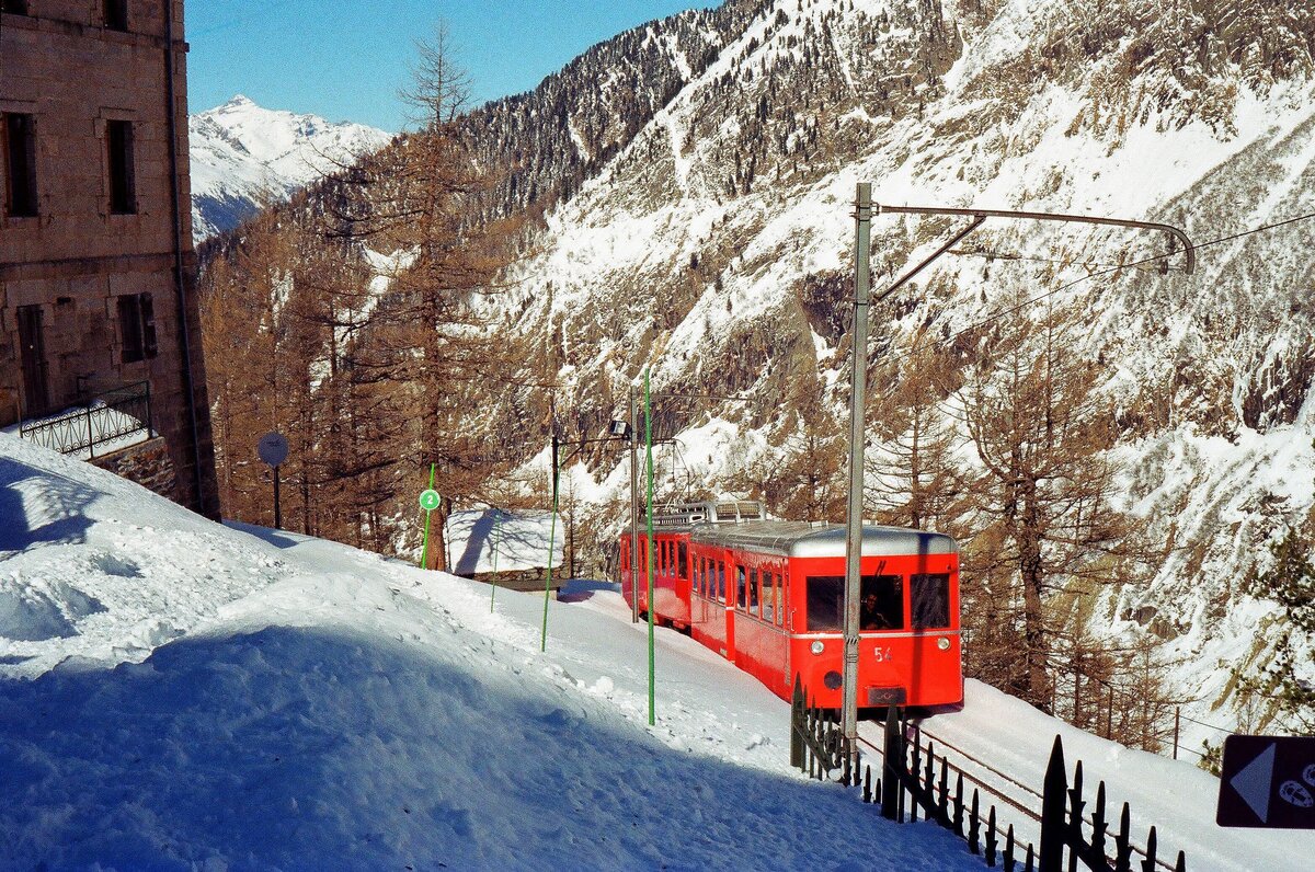 Zahnradbahn Chamonix- Montenvers (Mer de Glace ) Bw 54 vor der Bergstation 26-02-2015