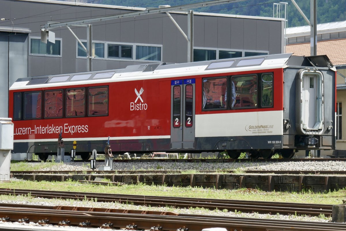 ZB Bistrowagen WR 150 304-9 vom Adler ABeh 150 104 am 24.5.20 bei der Werkstatt in Meiringen abgestellt, da wegem Corona-Virus alle Bistrowagen ausgereiht wurden.