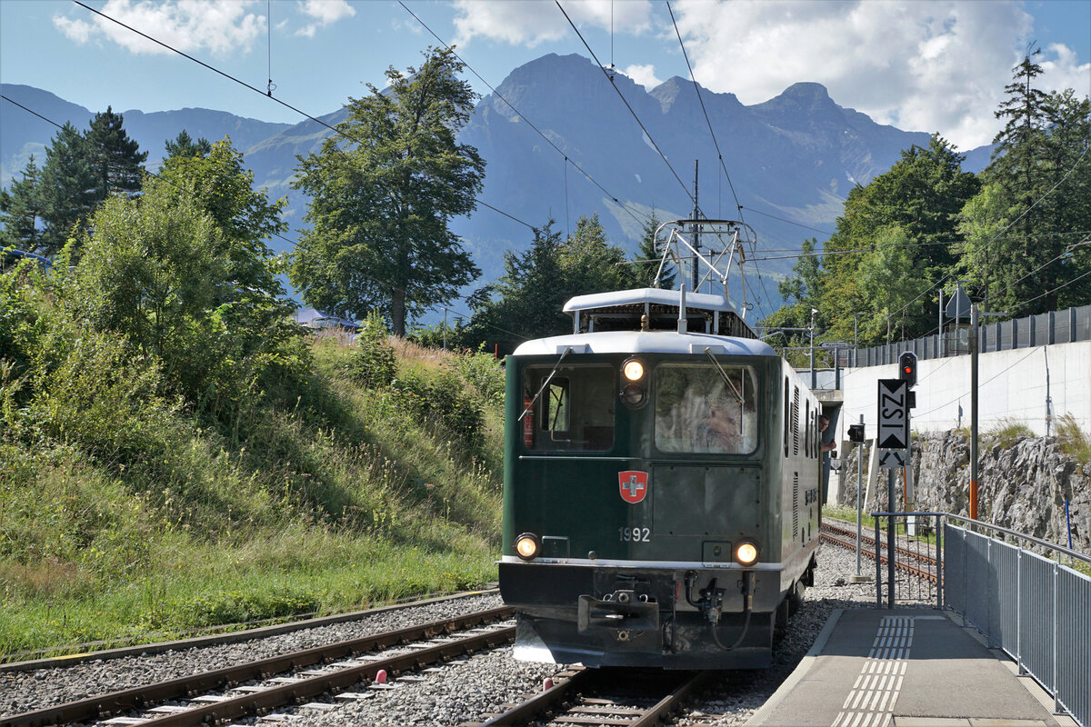 Zb Historic.
ZEITREISE AM BRÜNIG.
HGe 4/4 l 1992  GISWIL  auf Rangierfahrt in Brünig-Hasliberg am 5. September 2021.
Foto: Walter Ruetsch 