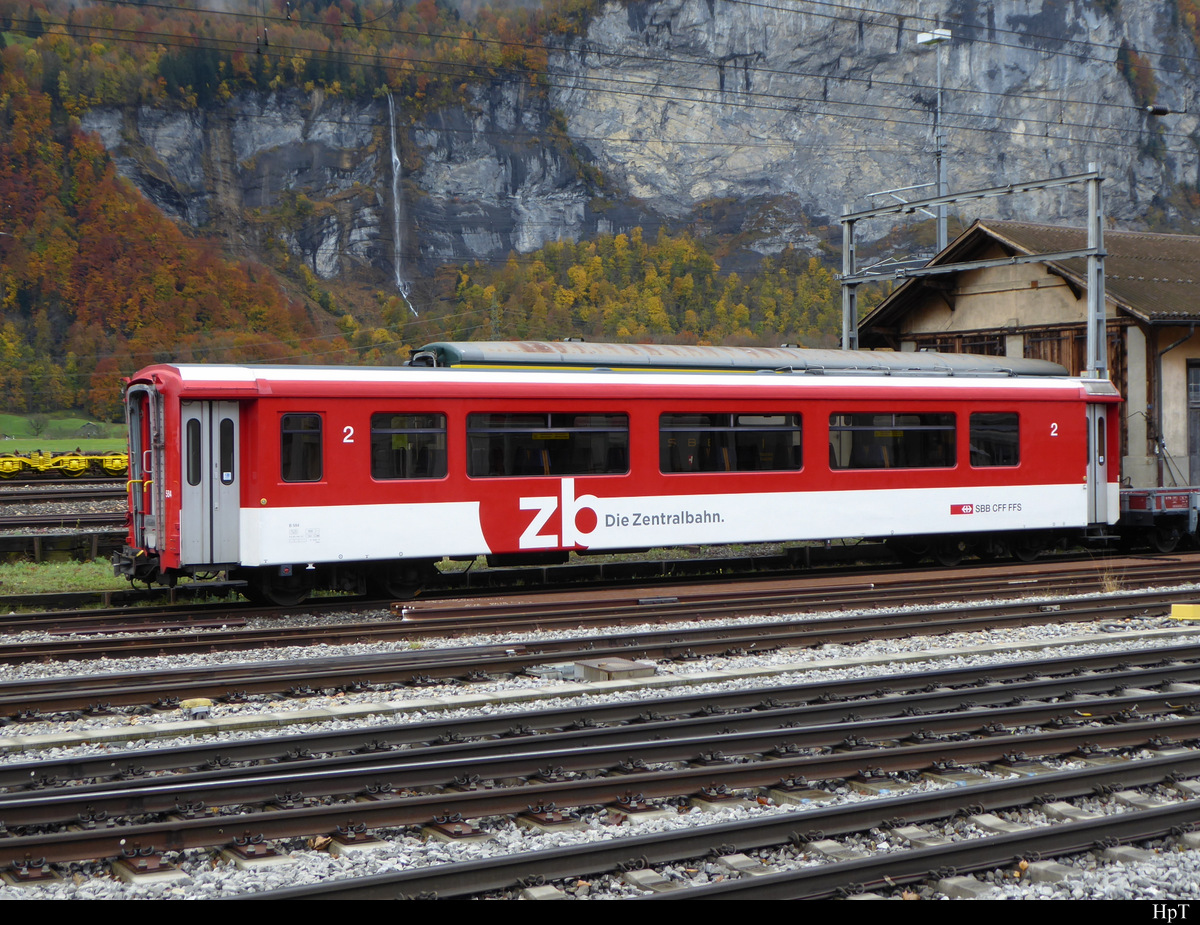 zb - Personenwagen  2 Kl. B 584 abgestellt in Meiringen am 24.10.2020