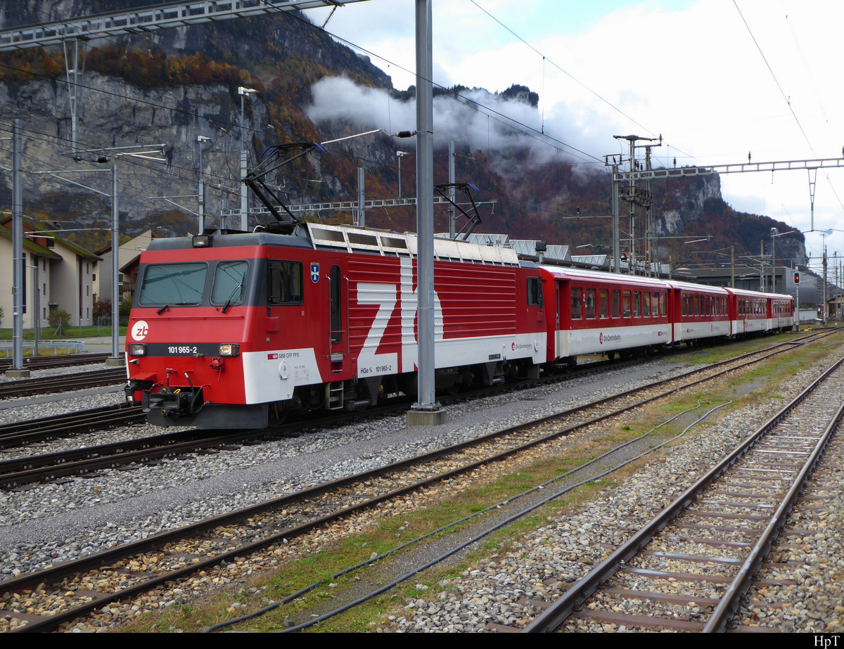 zb - Res. Pendel miut der HGe 4/4 101 965 abgestellt im Bahnhofsareal von Meiringen am 24.10.2020