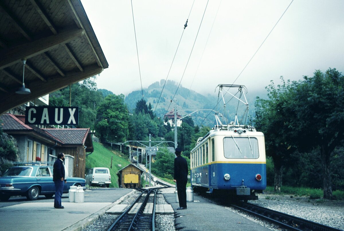 Zb Rochers-de-Naye_Der 'Milchkannen-Express' in der Zwischenstation Caux__04-09-1976.