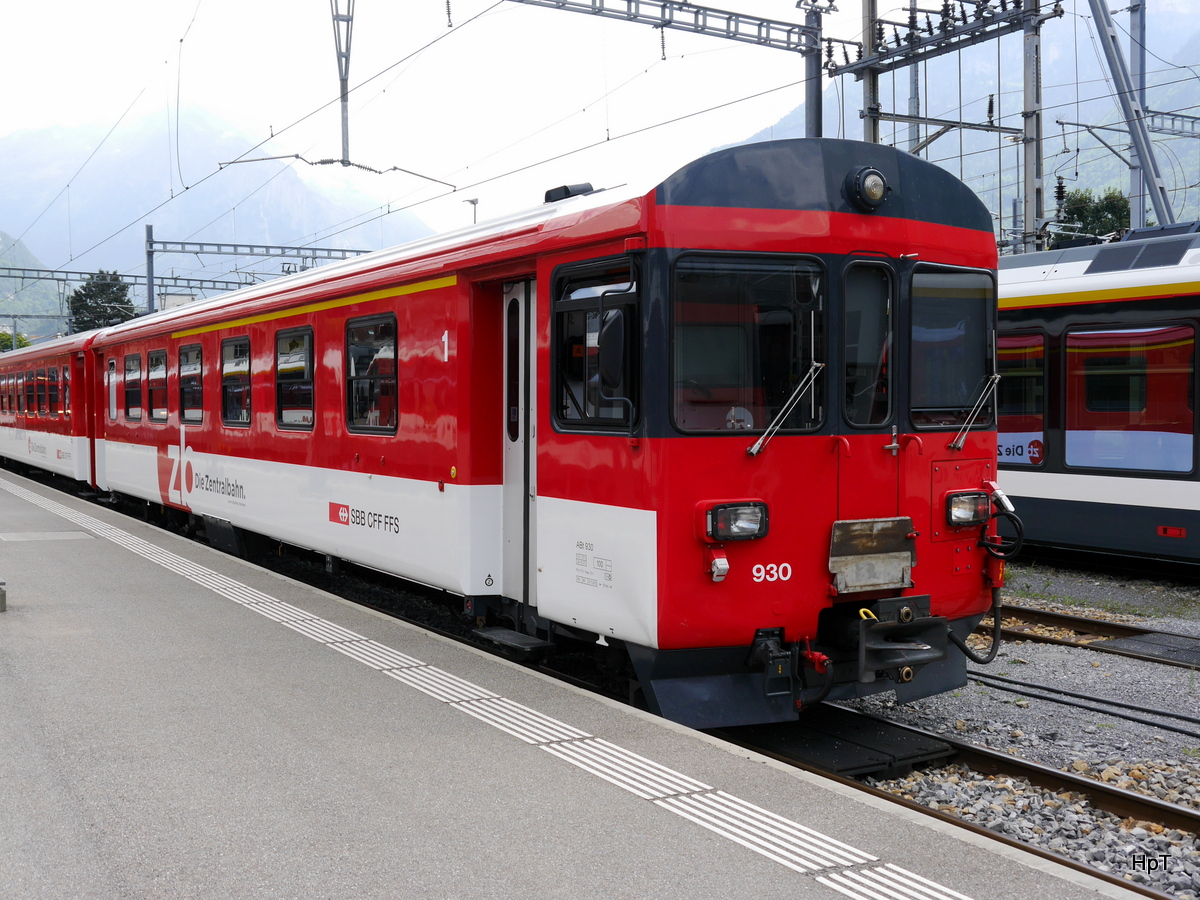 ZB - Steuerwagen ABt 930 an der Spitze eines Reserve Pendelzuges im Bahnhof von Meiringen am 04.08.2017