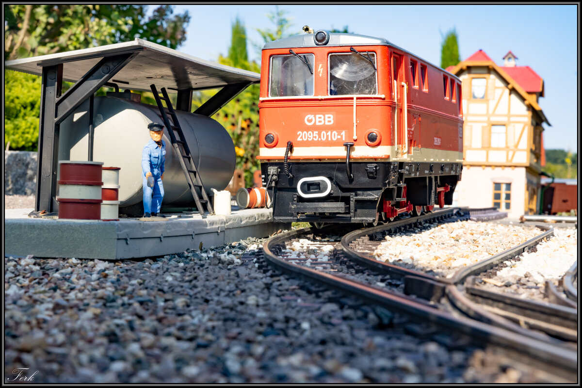Zeit zu Tanken ,.... 
2095.010 auf der GGB am 27.09.2021