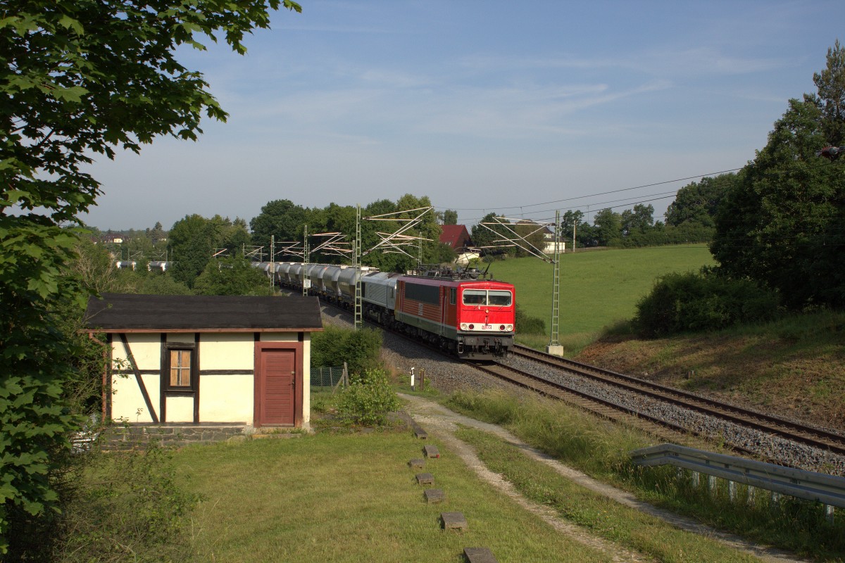 Zementleerzug in Jößnitz am 25.06.2015 mit MEG 708 und Class 66.