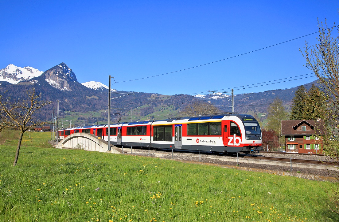 Zentralbahn 150 201, Giswil, IR2918, 24.04.2021.