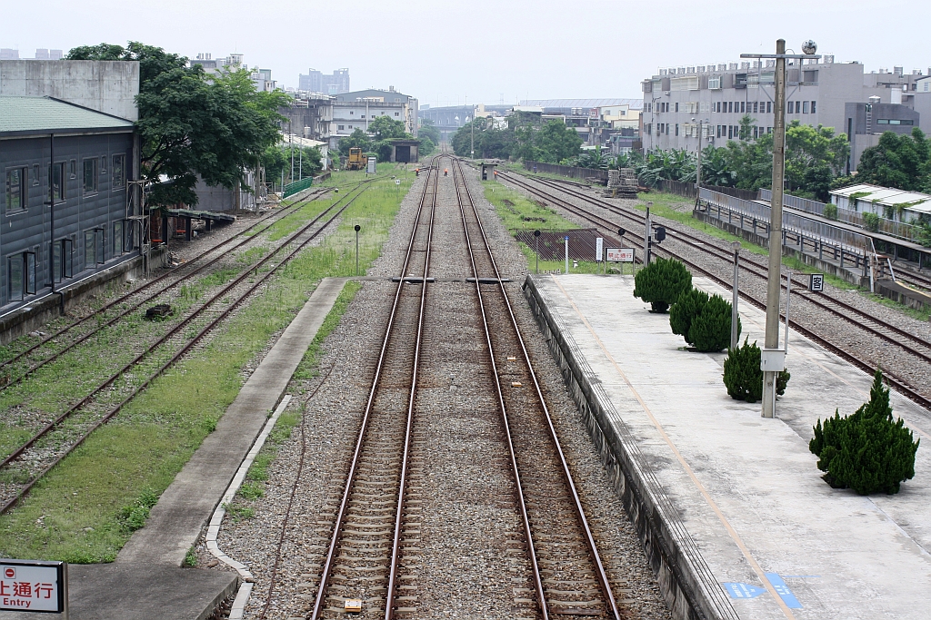 Zhudong Station in Blickrichtung Hsinchu gesehen. Bild vom 01.Juni 2014.