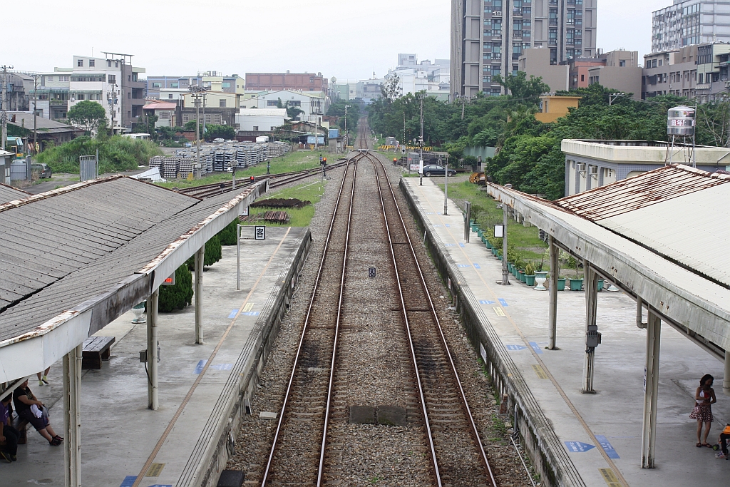 Zhudong Station in Blickrichtung Neiwan gesehen. Bild vom 01.Juni 2014.