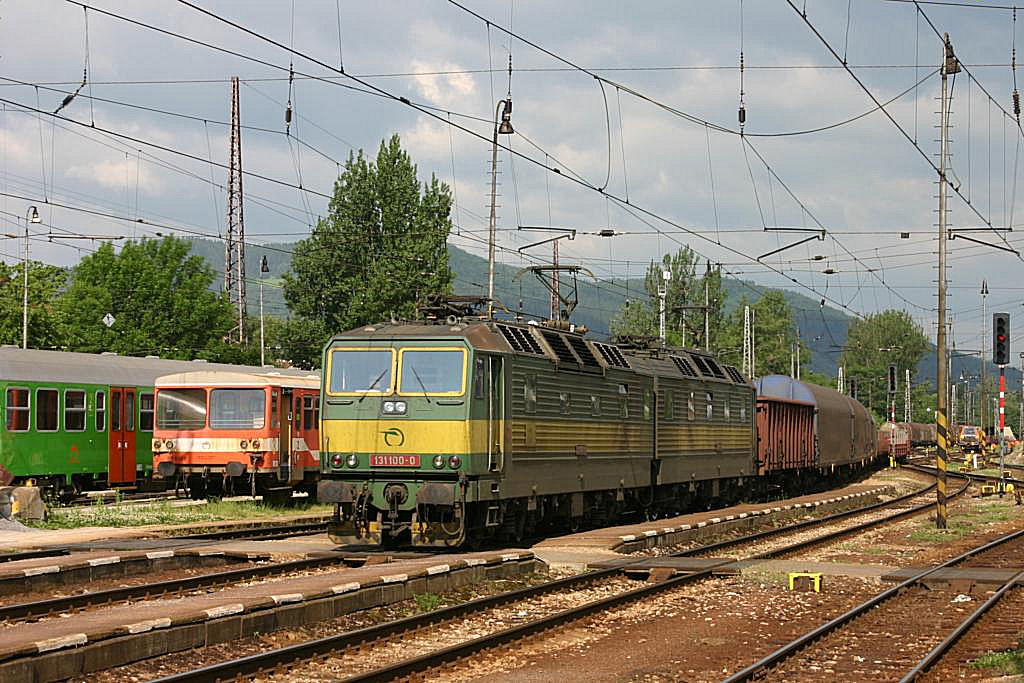 Zilina 1.6.2005
Elektrolok 131100 kommt mit einem G�terzug aus Richtung Tschechien an.