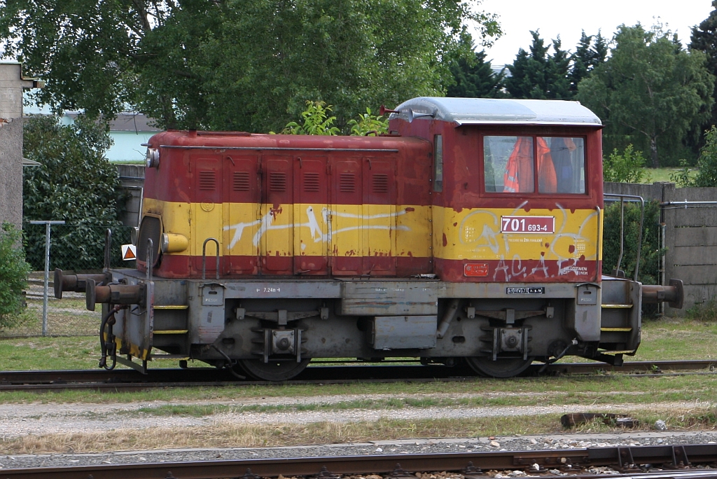 ZSR 701 693-4 (ex T211 1693) wartet am 16.Juni 2018 im Bahnhof Bratislava Raca auf ihren nächsten Einsatz.