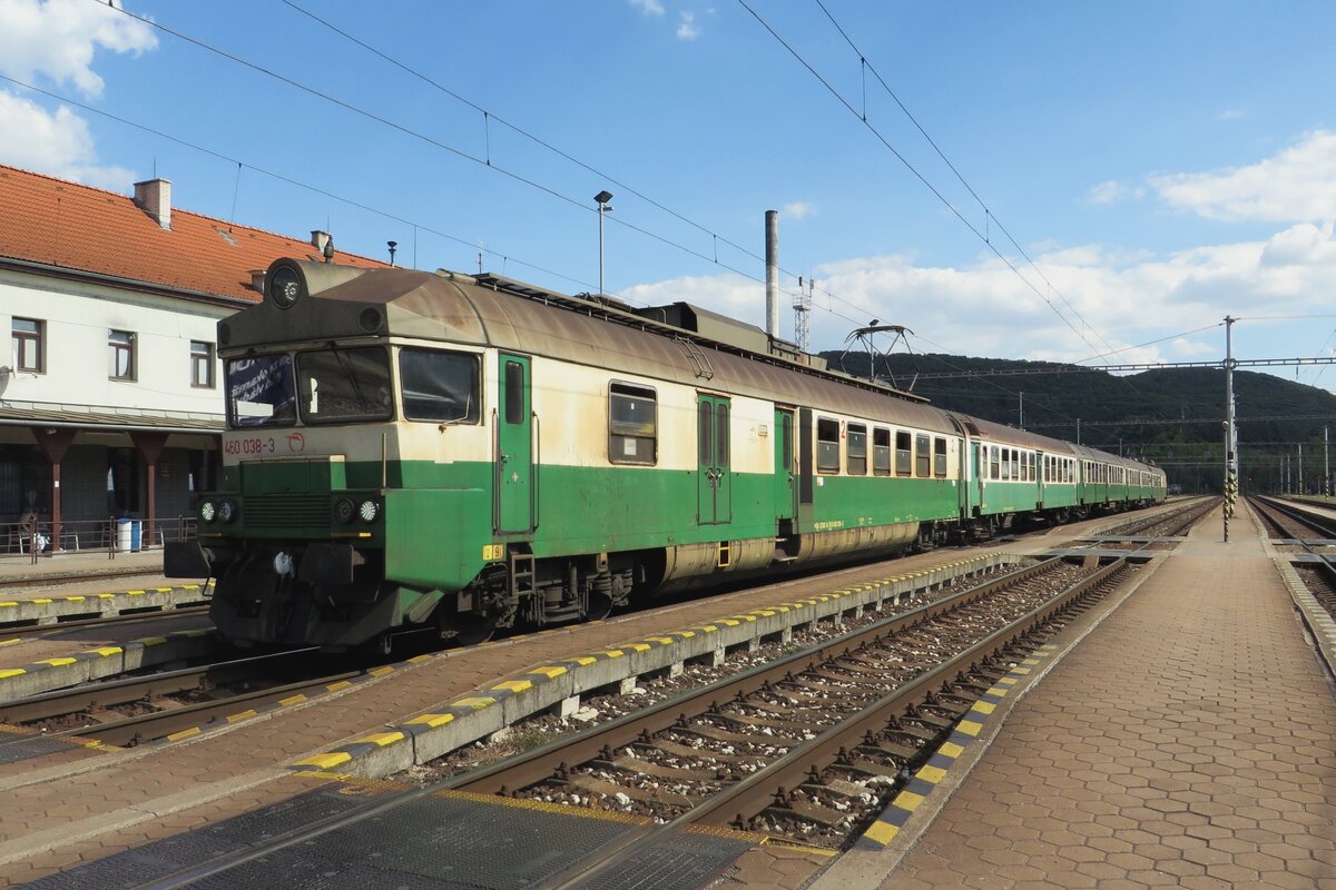 ZSSK 460 038 steht in deren planmässig letzten Monat in Dienst am 23 Juni 2022 in Kysak.