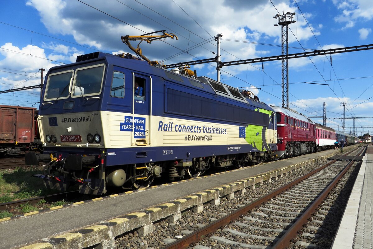 ZSSK Cargo 363 095 'MATÚS' steht mit ein Museumszug am 23 Juni 2022 in Kosice.