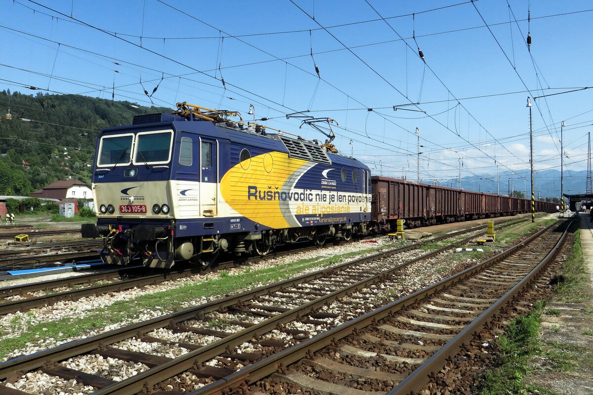 ZSSK Cargo 363 105 treft am 25 Augustus 2021 mit ein Leerkohlezug in Zilina ein.