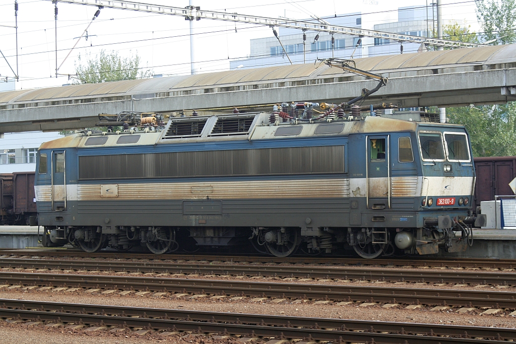 ZSSKC 363 100-9 am 26.Oktober 2015 in Bratislava Petrzalka. 