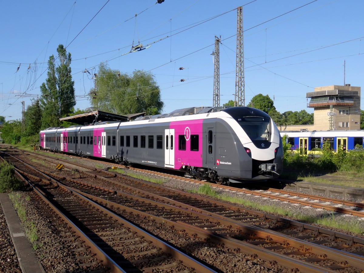 Zu Ausbildung der Metronom Tf steht der 9480 1 440 605-2 D-TSL der Zweckverband Großraum Braunschweig GmbH abgestellt in Uelzen. (Uelzen, 04.06.2015)