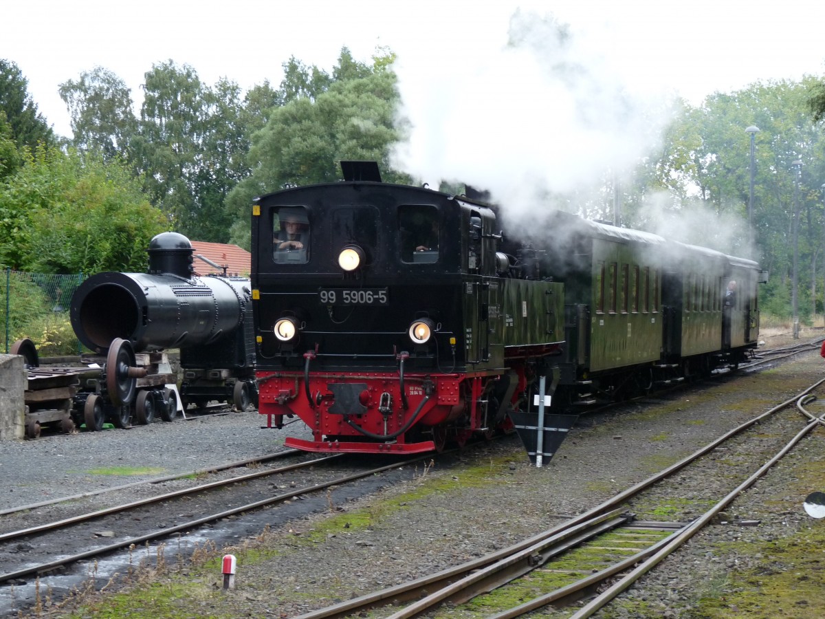 Zu einer Fotosonderfahrt mit 99 5906 lud der Freundeskreis Selketalbahn am 21.09.2013 ein. Beginn der Fahrt war Hasselfelde, wo der Zug am frhen Morgen eintraf.