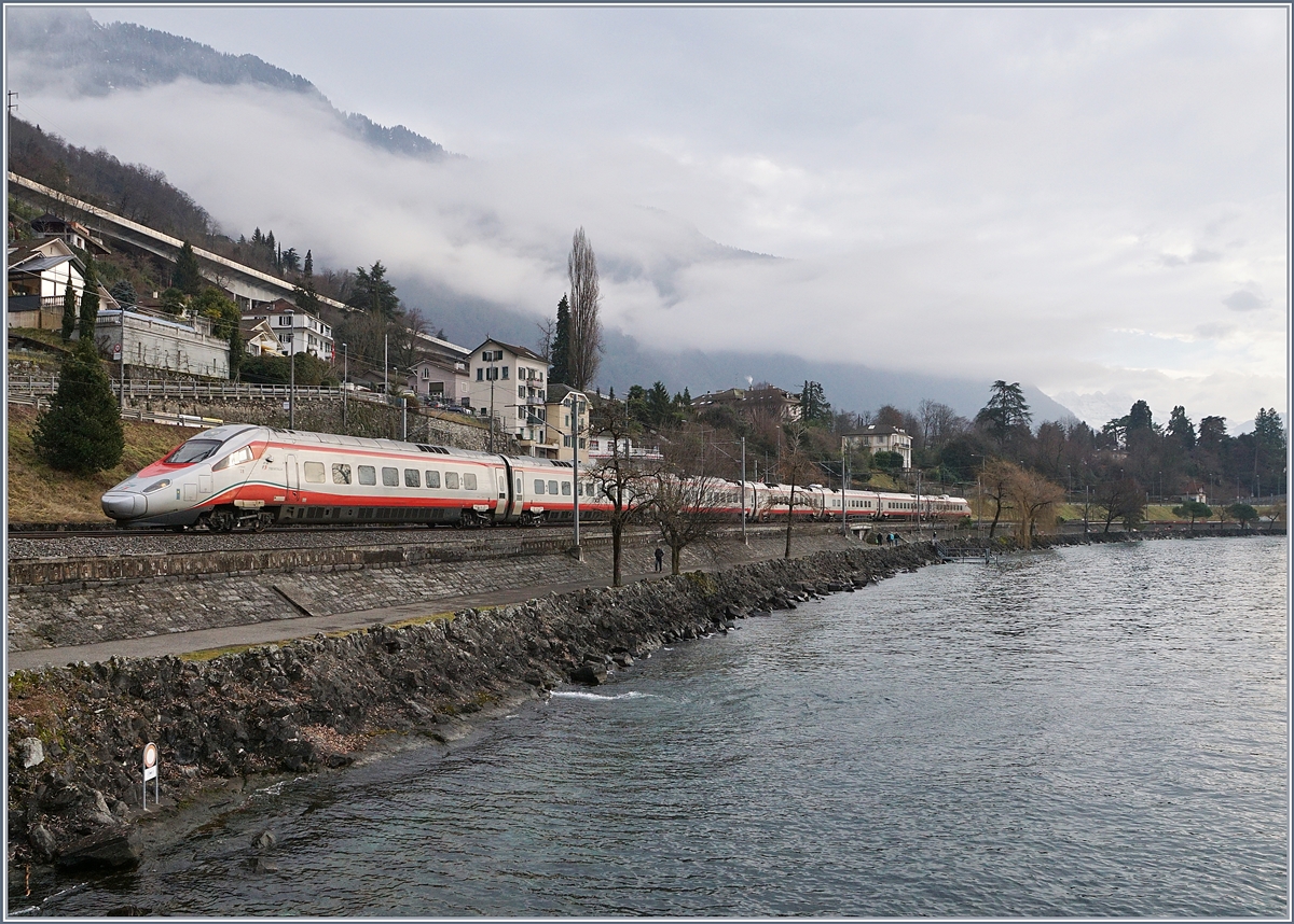 Zu meiner Freude wurde heute der EC 34 von Milano nach Genève erneut von einem FS Trenitalia ETR 610 gefahren. Das Bild entstand kurz nach Villeneuve.
7. Jan. 2018 
