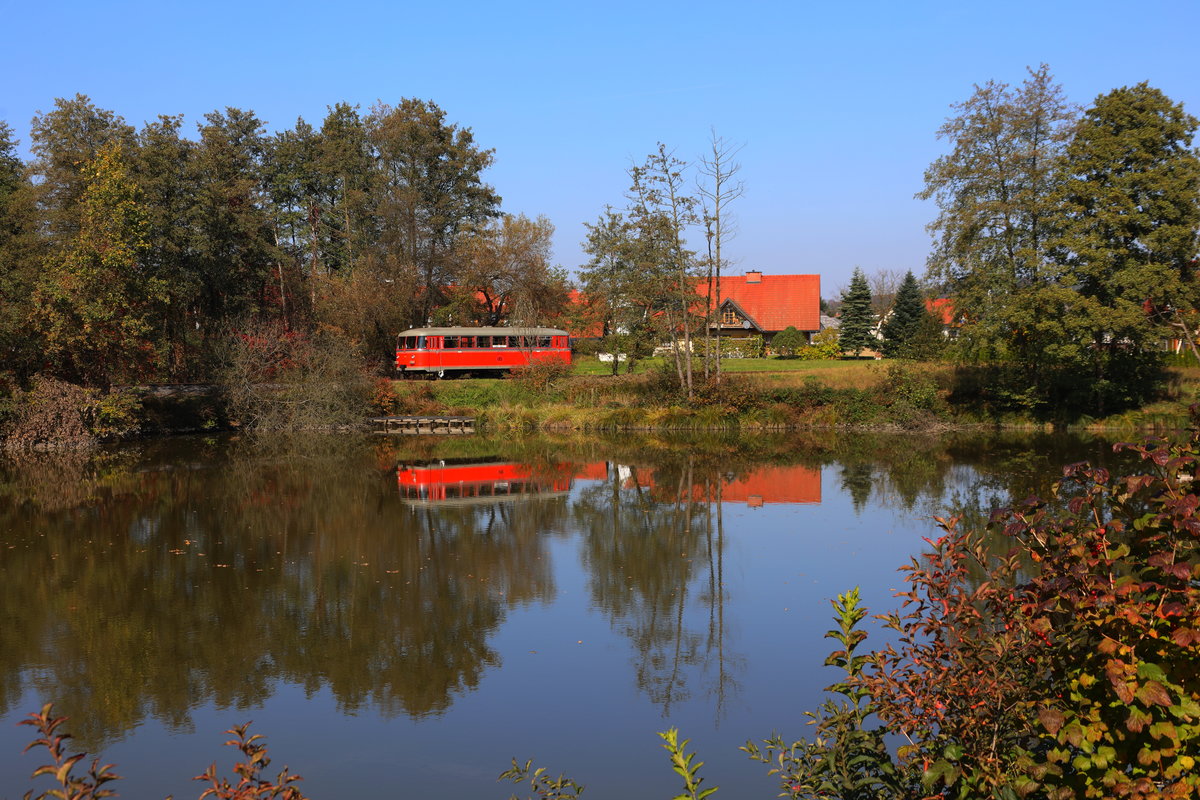Zu den Sonderzügen zwischen Leibnitz und Gleinstätten gab es weitere Pendelfahrten auf der Sulmtalbahn. 
14.10.2017 bei Gleinstätten