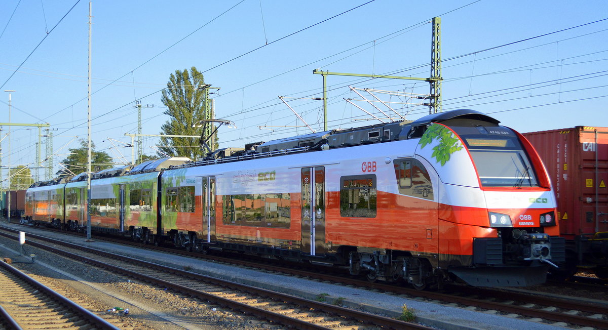 Zu Testfahrten im Moment im Umfeld von Dresden im Einsatz und Abends Dresden Hbf. abgestellt, der für die österreichische ÖBB im Einsatz befindliche SIEMENS cityjet eco  4746 049  (NVR: A-ÖBB 94 81 4746 049-7 .....) am 15.09.20
