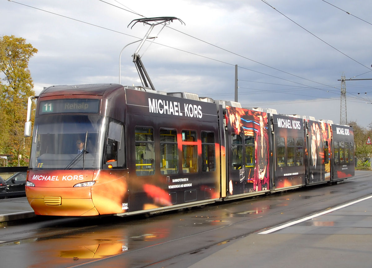 Zürcher VBZ neustes Werbetram ( Designer Michael Kors ) Fredy Hader 05.11.2016 Auzelg Zürich