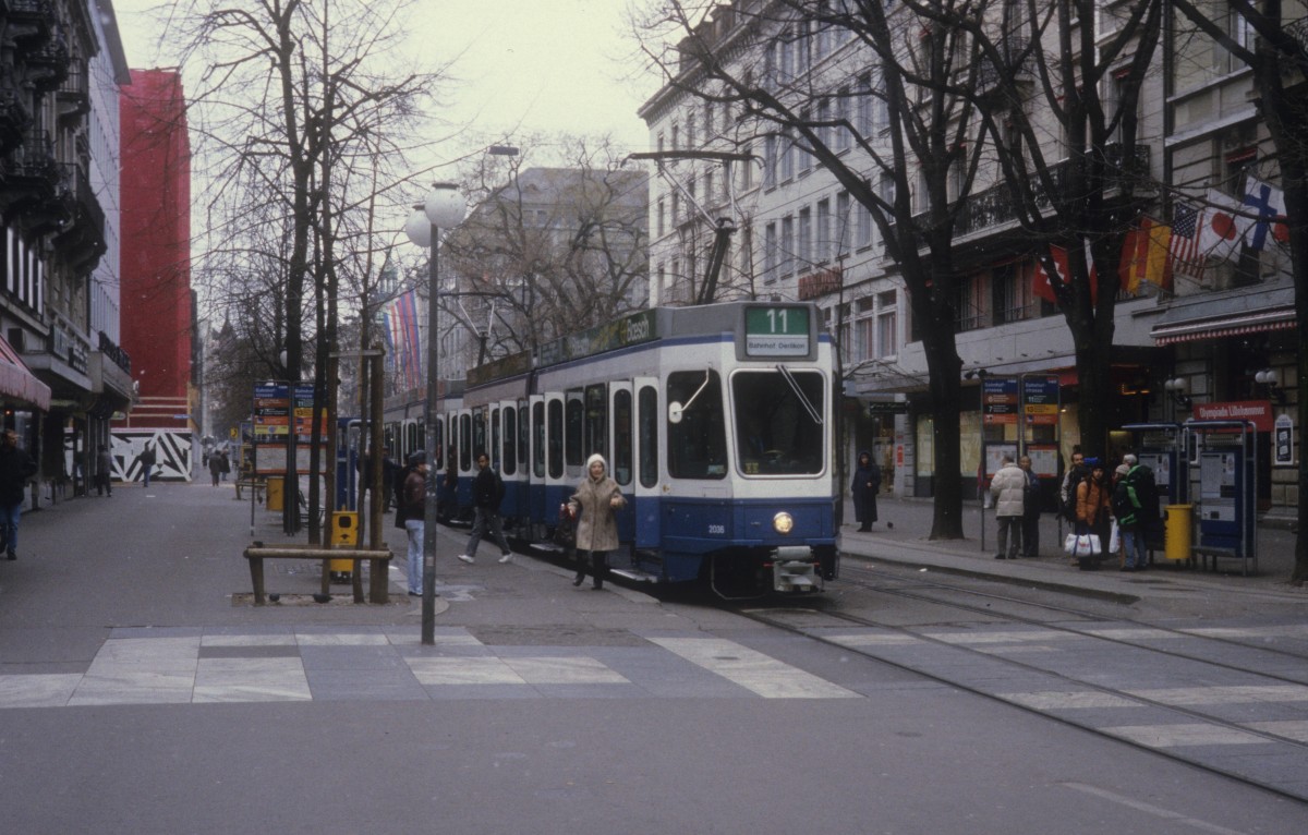 Zrich VBZ Tram 11 (Be 4/6 2036) Bahnhofstrasse im Februar 1994.