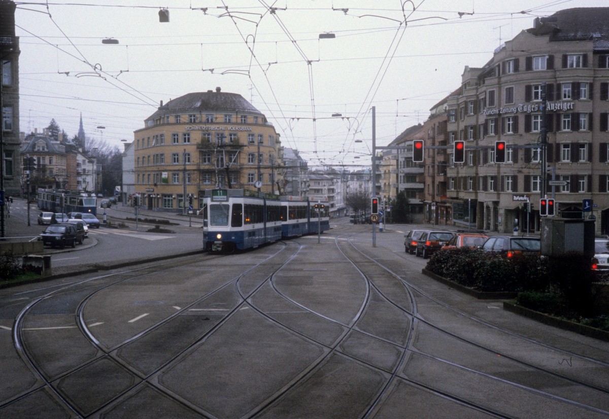 Zürich VBZ Tram 11 Schaffhauserplatz im Februar 1994.