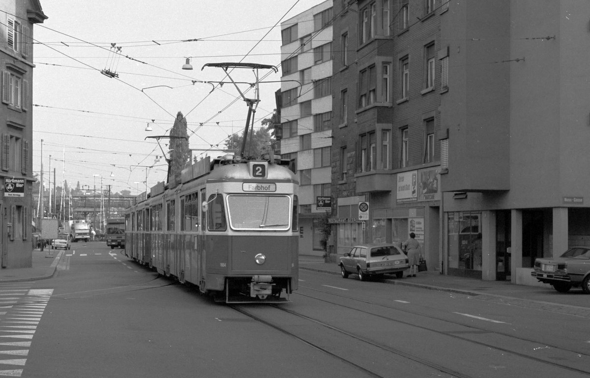 Zürich VBZ Tram 2 (SWS/BBC/SAAS Be 4/6 1664) Seefeld, Seefeldstrasse / Wildbachstrasse / Nussgasse im Juli 1983. - Scan von einem Farbnegativ. Film: Kodak Safety Film 5035. Kamera: Minolta XG-1. 