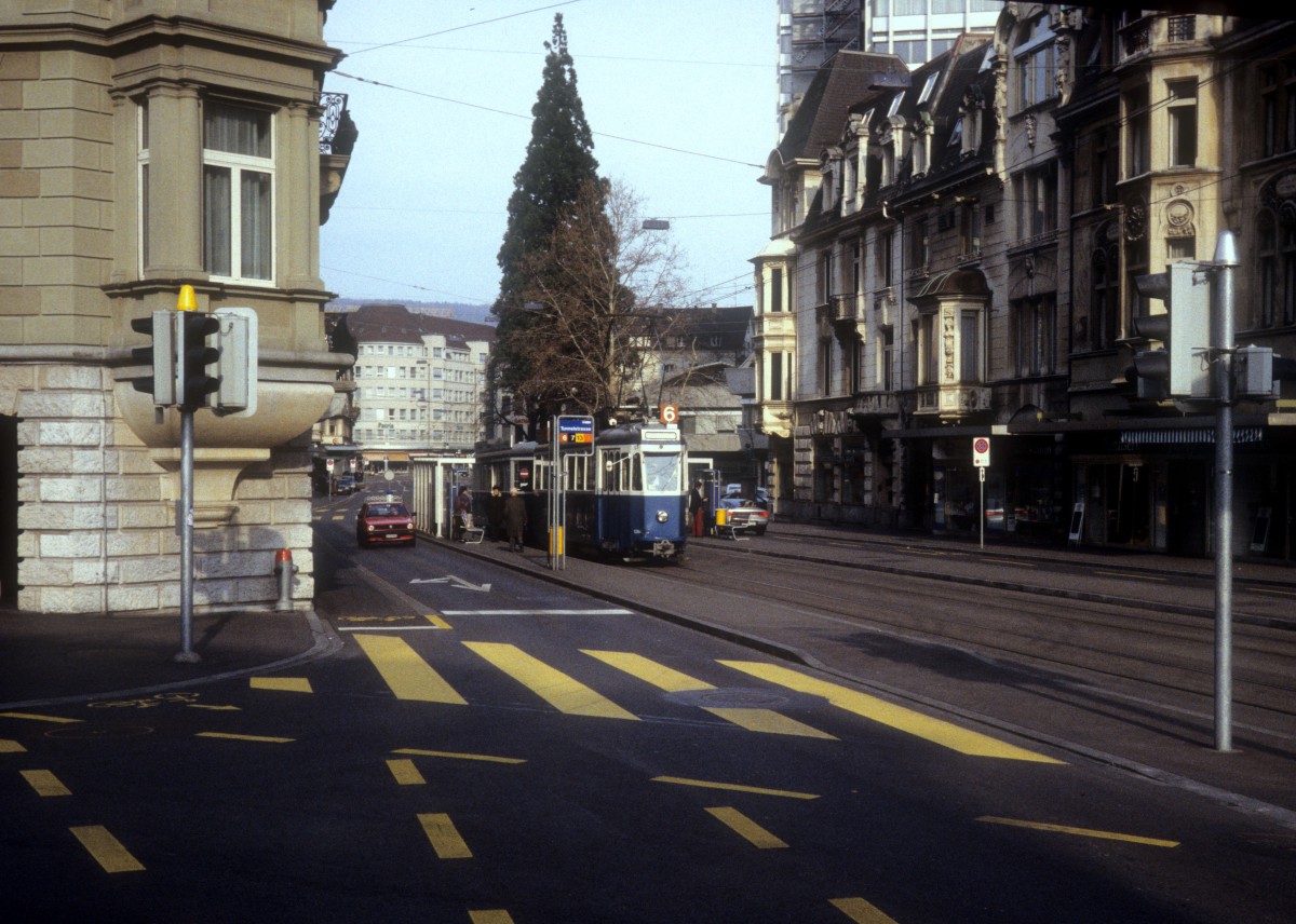 Zürich VBZ Tram 6 (SWS/MFO-Be 4/4 1394) Bleicherweg / Tunnelstrasse am 18. Februar 1994.
