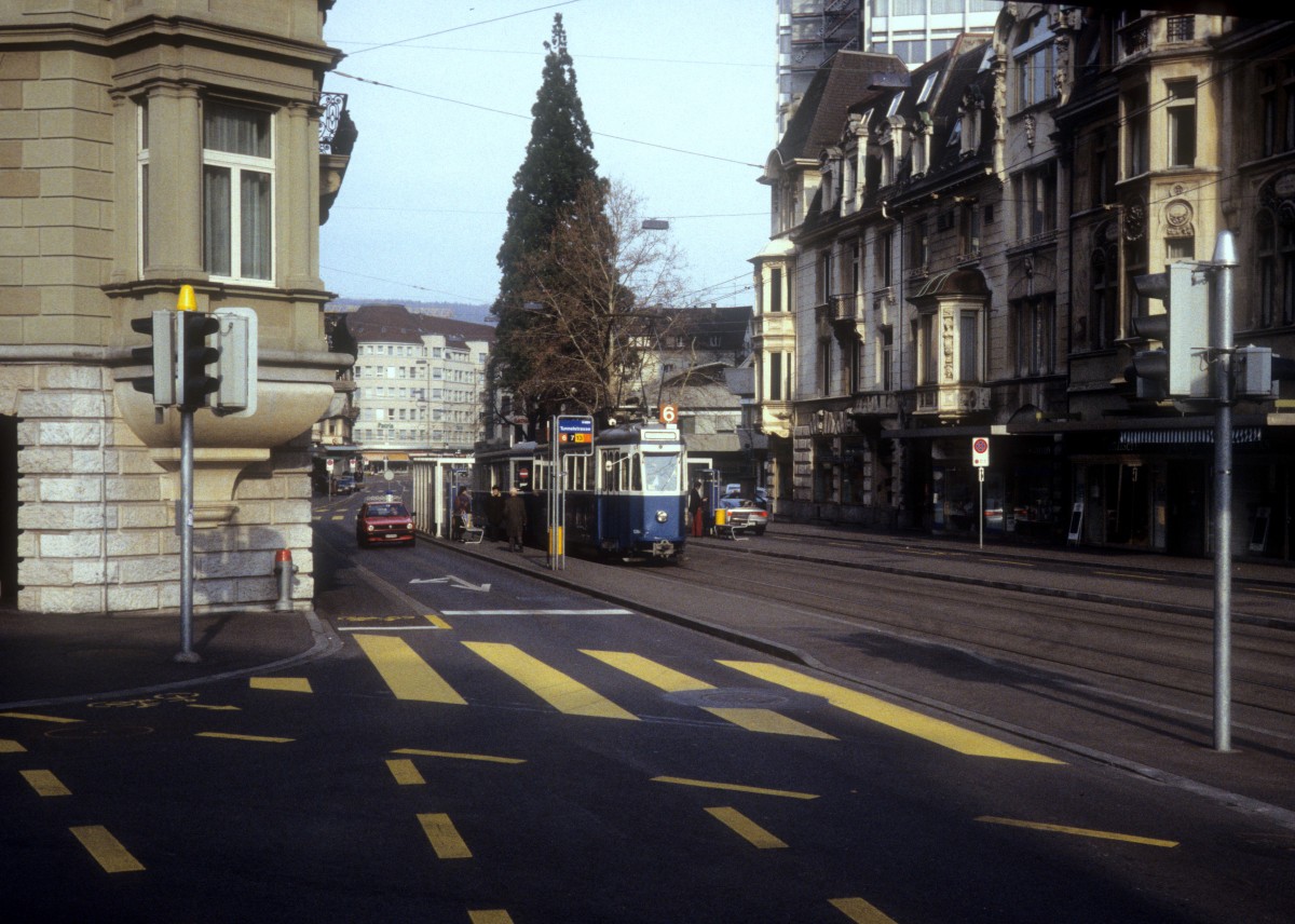 Zürich VBZ Tram 6 (SWS/MFO-Be 4/4 1394) Bleicherweg / Tunnelstrasse am 18. Februar 1994.