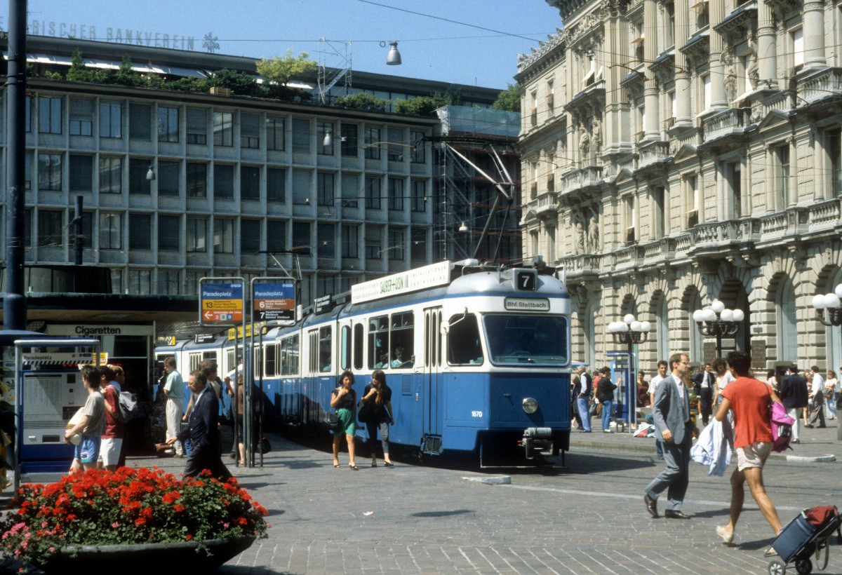 Zrich VBZ Tram 7 (Be 4/6 1670) Paradeplatz am 20. Juli 1990.