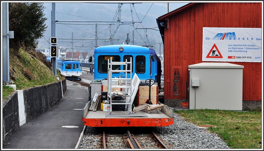 Zufahrt zum Bahnhof und Depot in Arth Goldau. (04.04.2013)