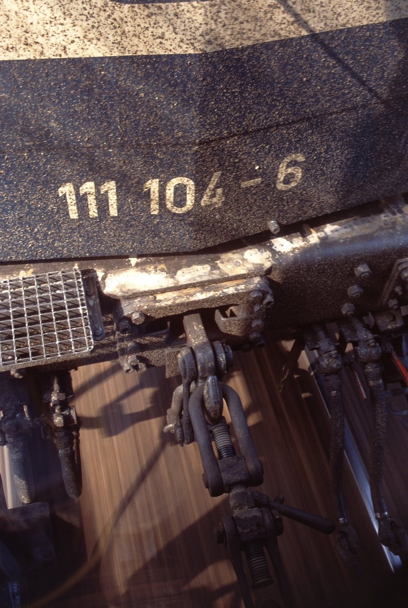 Zugkraft (im IR zwischen Frankfurt und Darmstadt, vom ersten Wagen aus gesehen, April 1982).