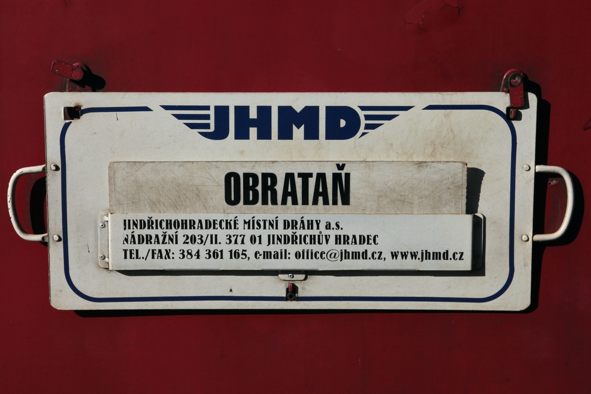 Zuglaufschild nach Obrataň, aufgenommen an Os242 am 21.05.2014.