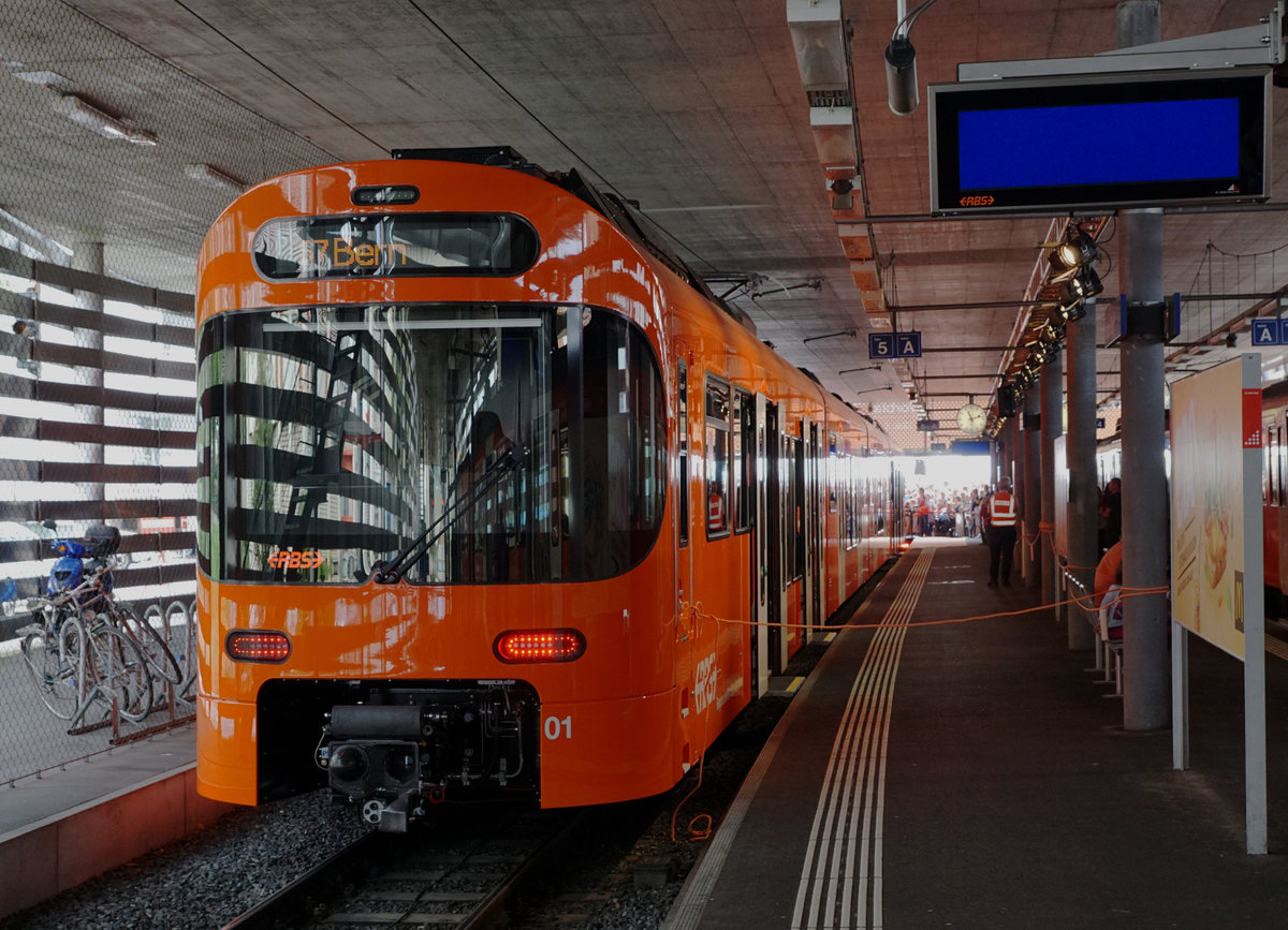 Zugtaufe  WORBLA 
Am Samstag den 18. August 2018 wurde in Worb-Dorf der erste von vierzehn neunen  Worbla -Zügen unter der grossen Anteilnahme von Politik und vielen Festbesuchern auf den neuen Namen WORBLA getauft.
Die neuen Züge werden die nächsten vierzig Jahre das Bild des Worblental prägen (S7/S9)
Foto: Walter Ruetsch