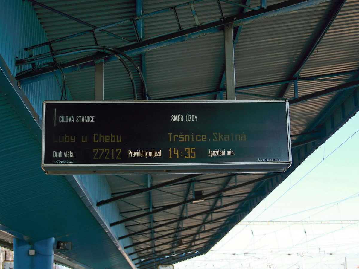 Zugzielanzeige in Cheb am 22. Februar 2018 auf Gleis 4.

