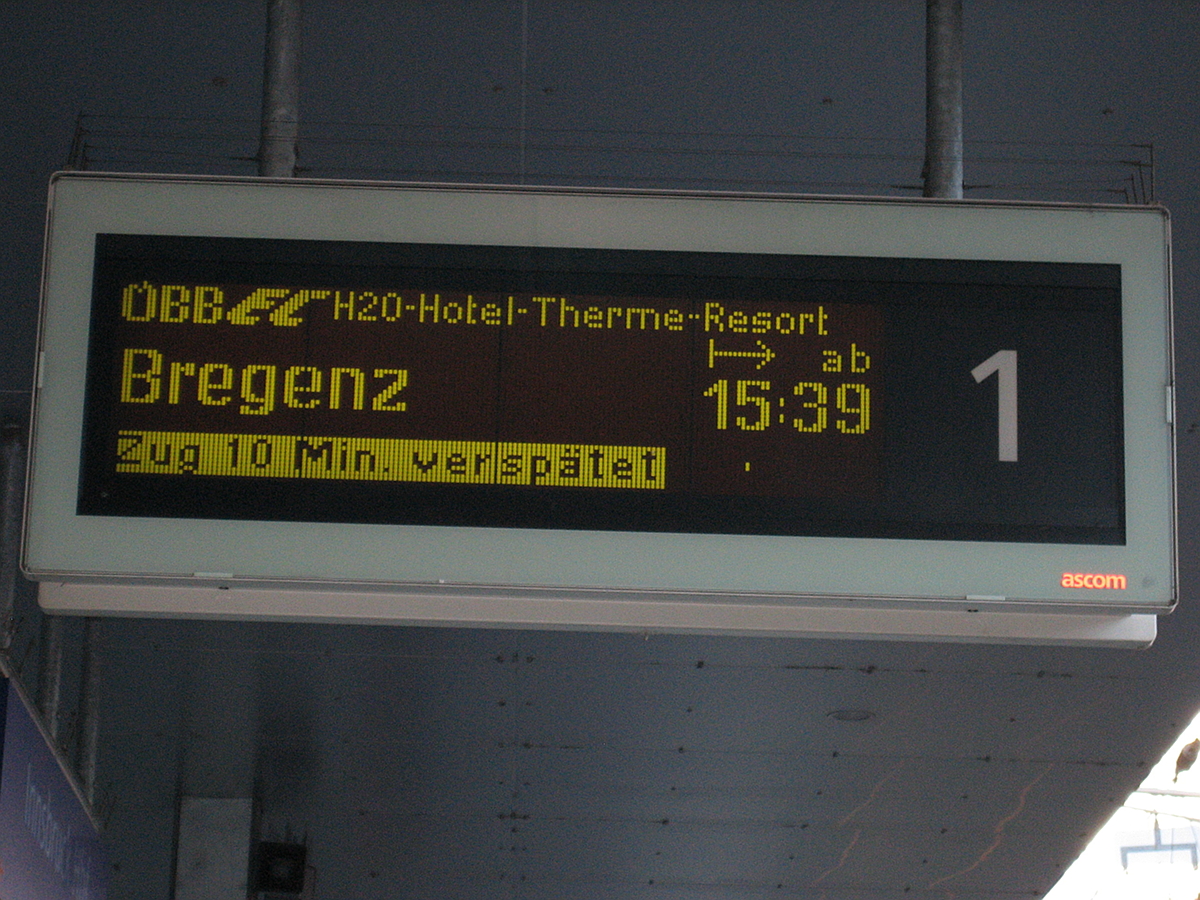 Zugzielanzeige des ÖBB EC 668  H2O-Hotel-Therme-Resort  von Graz Hbf nach Bregenz. Aufgenommen in Innsbruck Hbf am 26.12.2008