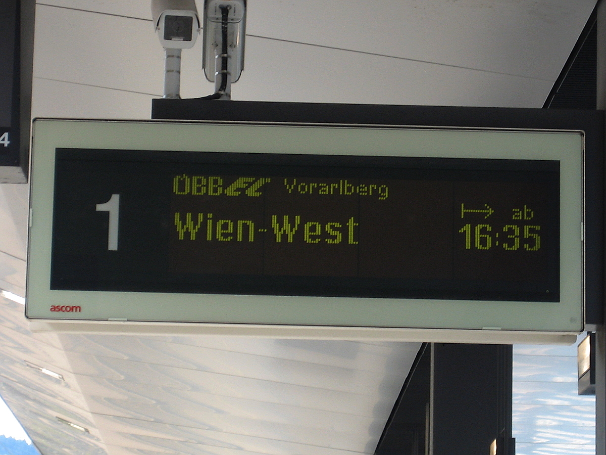 Zugzielanzeige des ÖBB EC  Vorarlberg  nach Wien Westbahnhof. Aufgenommen in Landeck-Zams am 13.08.2008 