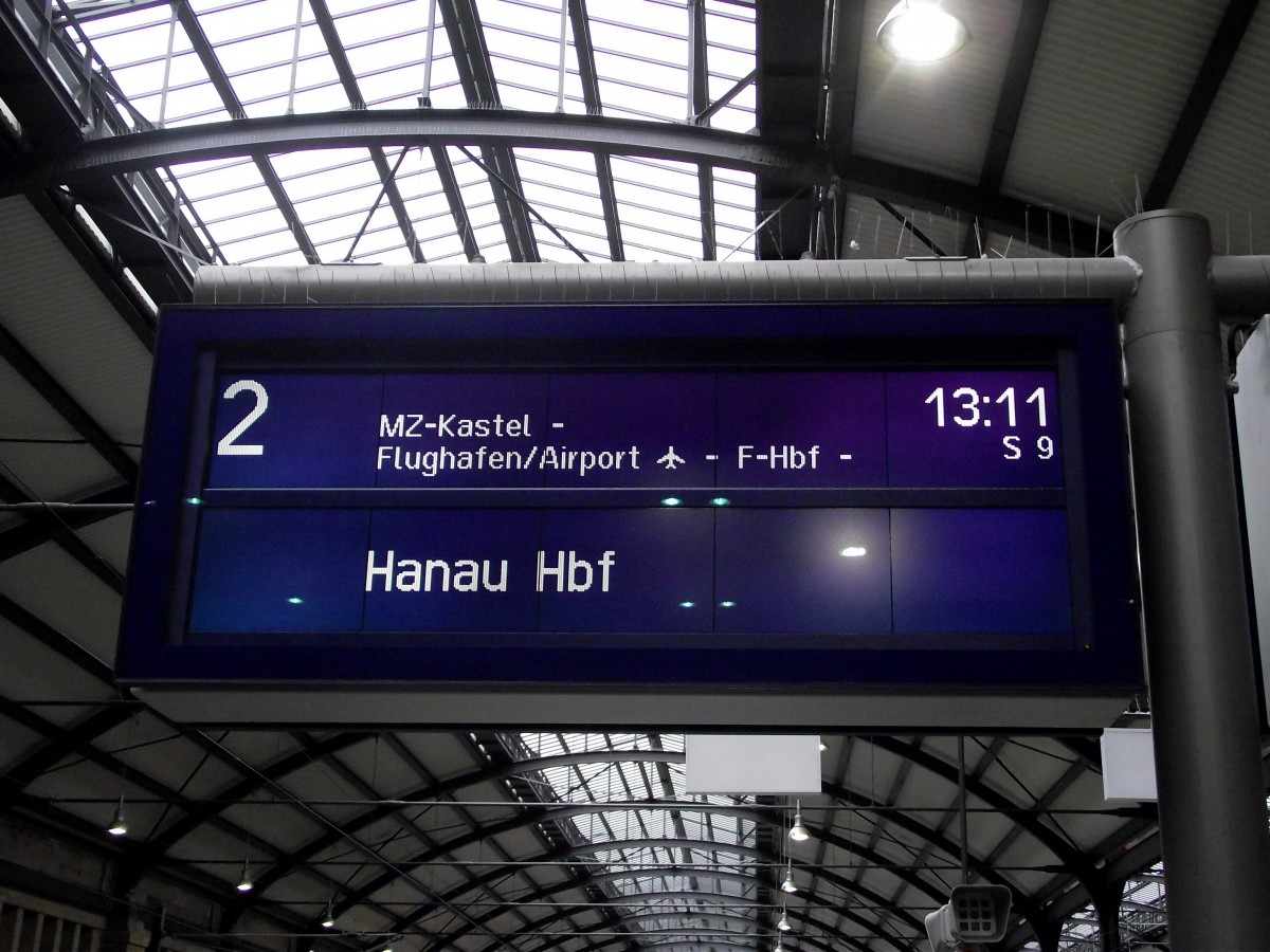 Zugzielanzeiger am 21.11.13 in Wiesbaden Hbf 