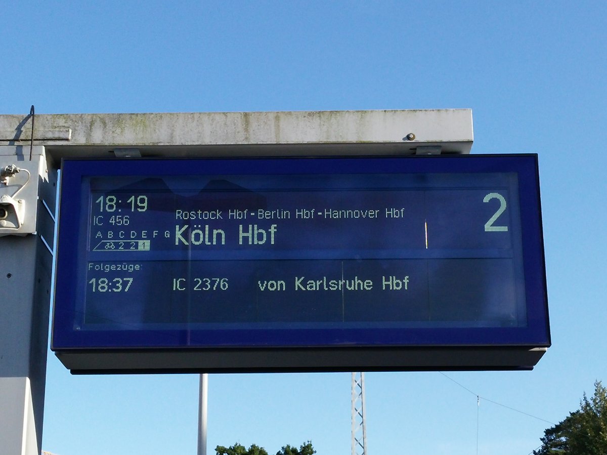 Zugzielanzeiger für IC 456 Ostseebad Binz-Köln Hbf
Aufgenommen am 02.09.2017 Bahnhof Binz