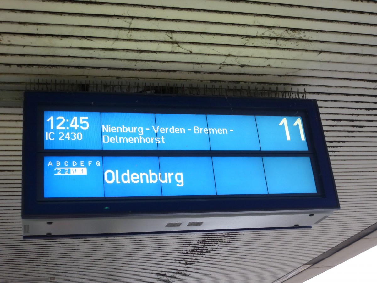 Zugzielanzeiger der IC2030 nach Oldenburg.
Hannover Hbf am 19.08.2013. 