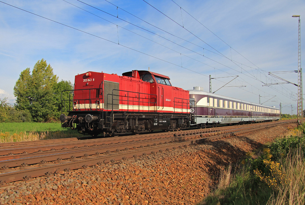 Zum 23.Heizhausfest des SEM Chemnitz war auch der SVT 137 856 (Bauart Köln) zu sehen. Hier ist er auf der Überführungsfahrt dorthin, am 29.08.2014 in Rackwitz. 