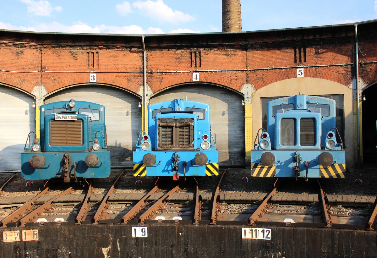 Zum 27.Heizhausfest in Chemnitz-Hilbersdorf sah man am 17.08.18 die V15 2065, 102 003-1 und eine weitere 102 vor dem Lokschuppen. 