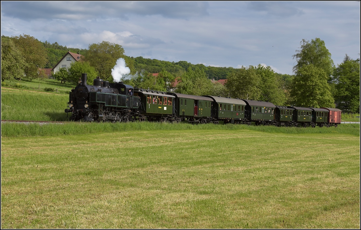 Zum Abschied der 93 beim Kanderli im Archiv gekramt - seit dieser Woche ist 378.78 in die Pfalz weitergewandert, nachdem sie 20 Jahre treue Dienste im Kandertal geleistet hat. Wollbach, Mai 2018. 