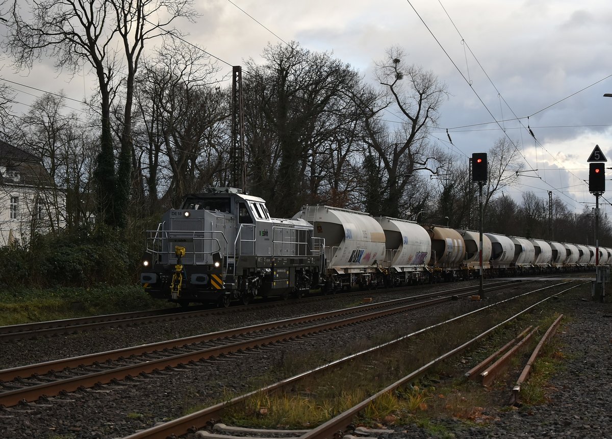 Zum dritten Mal begenete mir am Samstag den 16.Dez. 2017 die Vossloh 4185 013-4 mit einem Kalksilowagenzug in Lintorf. 